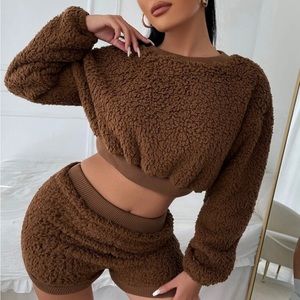Drop Shoulder Crop Fleece Pullover & Shorts